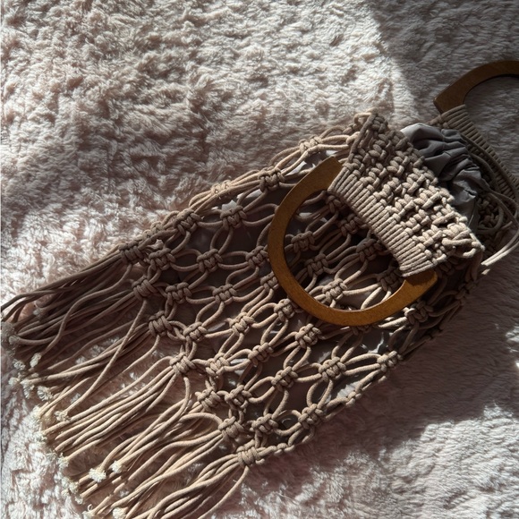 Handcrafted Tan Macrame Bag - Picture 4 of 5